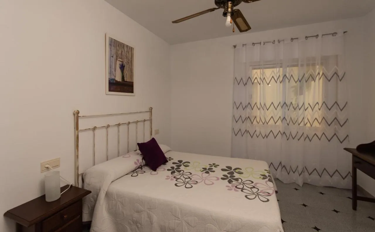 Precioso Piso De 3 Dormitorios, Cocina Y 1 Bano Competa Apartment