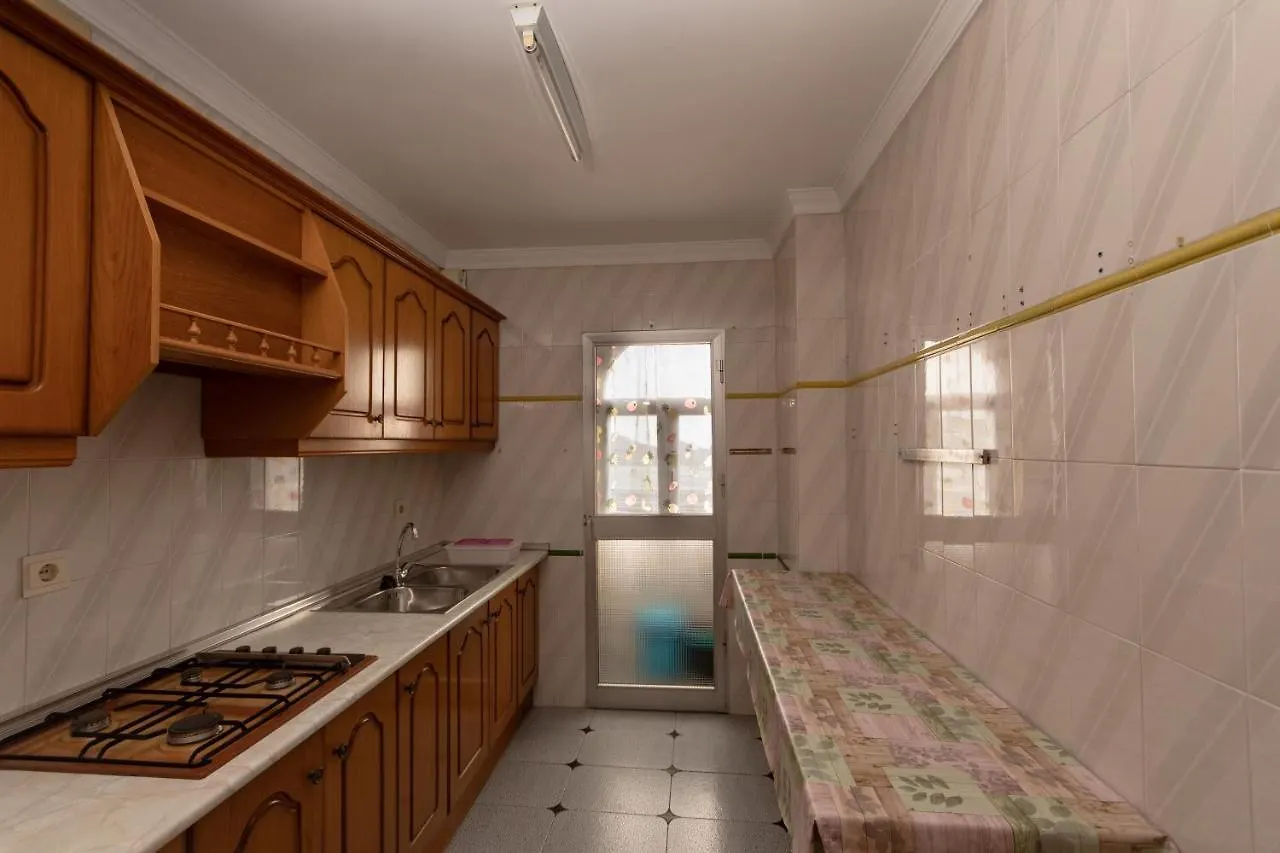 Precioso Piso De 3 Dormitorios, Cocina Y 1 Bano Competa 0*,